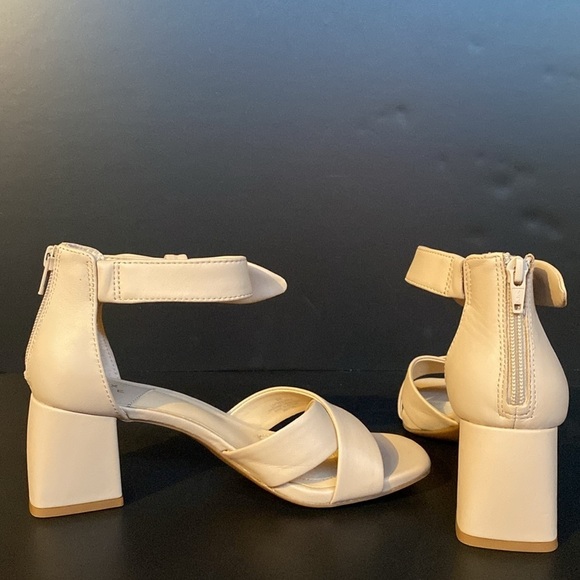 Alex Marie Adeline Leather Bow Block Heel Sandals Bisque Sz 6 - Picture 6 of 8
